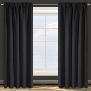 czarna gotowa zasłona zaciemniająca PARISA 135x270 na taśmie