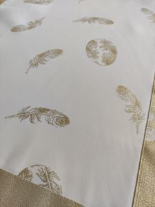 biało złoty obrus plamoodporny na wielkanoc piórka