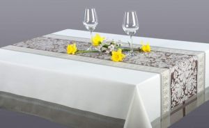 kremowy obrus plamoodporny nina 140x180 IRYS 