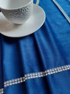 granatowy obrus plamoodporny z cyrkoniami GLAMOUR welur exclusive RIVIERA