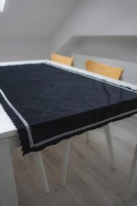 czarny obrus plamoodporny z cyrkoniami GLAMOUR welur exclusive RIVIERA