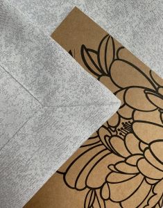 srebrny obrus dekoracyjny glamour z ozdobną kantą SZCZEPANIK 